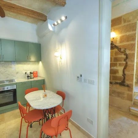 Sumptuous Townhouse With Roof Terrace Agal1-1