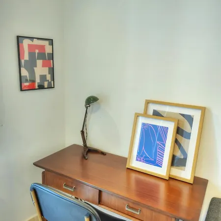 Vakantiehuis Sumptuous Townhouse With Roof Terrace Agal1-1 Birgu