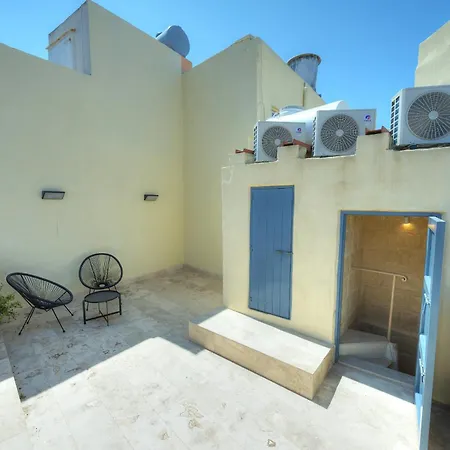 Vakantiehuis Sumptuous Townhouse With Roof Terrace Agal1-1 *