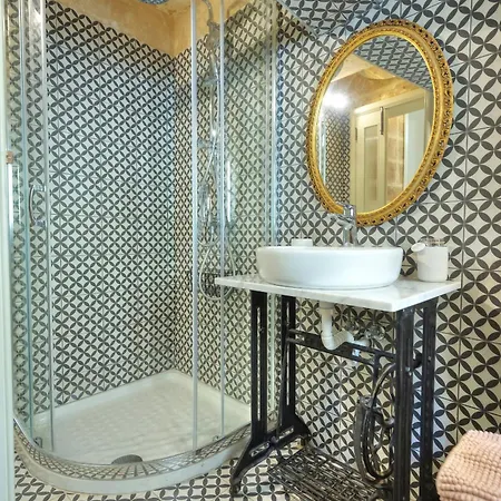 Sumptuous Townhouse With Roof Terrace Agal1-1 Vakantiehuis