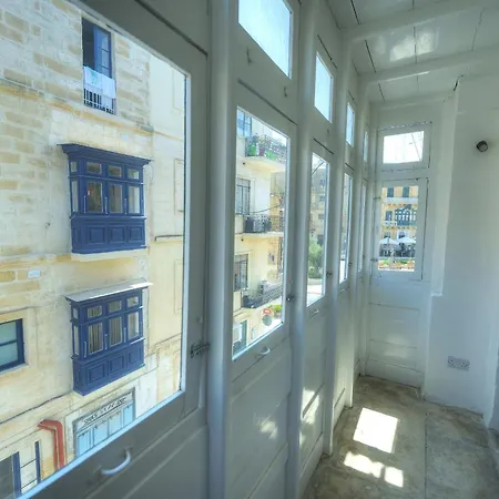 Ferienhaus Sumptuous Townhouse With Roof Terrace Agal1-1 Vittoriosa