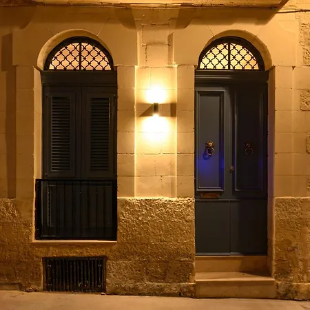 Sumptuous Townhouse With Roof Terrace Agal1-1 Vittoriosa