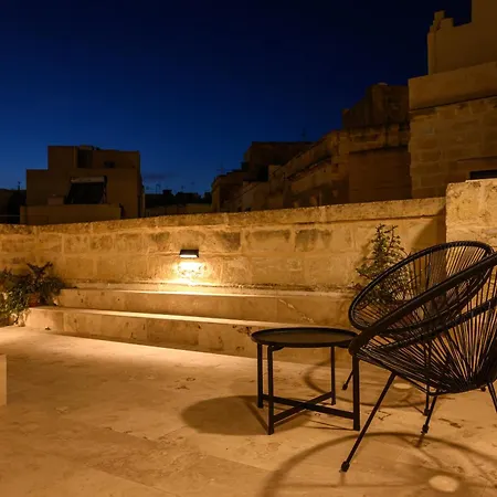 Sumptuous Townhouse With Roof Terrace Agal1-1 Vittoriosa
