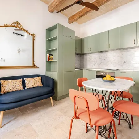 Ferienhaus Sumptuous Townhouse With Roof Terrace Agal1-1