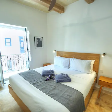 Sumptuous Townhouse With Roof Terrace Agal1-1 *